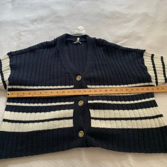 NEW Maurices blue white striped crop length big button detail knit sweater - Picture 9 of 10